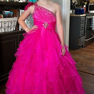Girls, size 10, fuchsia pageant dress